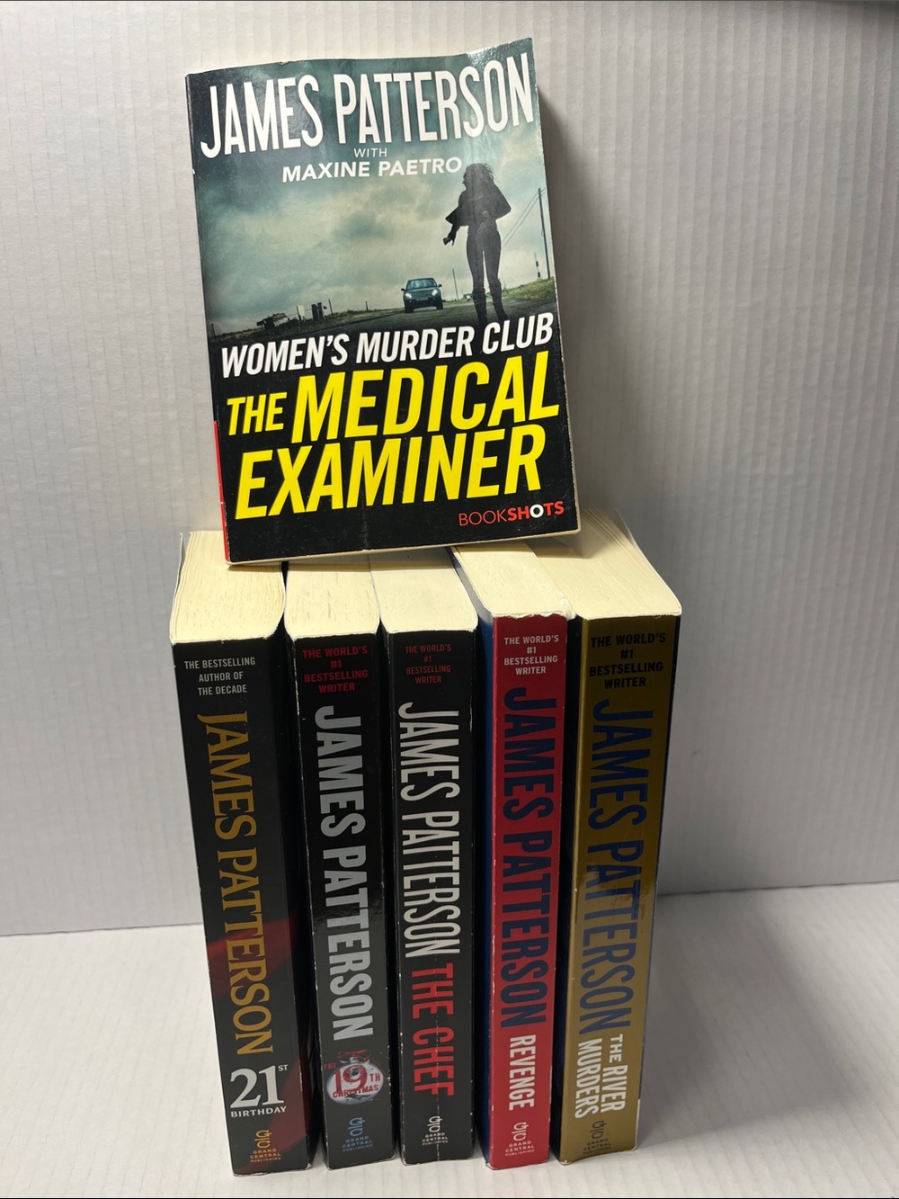 James Patterson Paperback Book Bundle of five James Patterson Books plus bonus